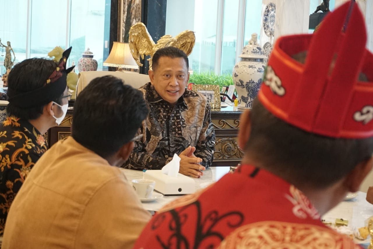 podiumnews.com-Ketua MPR Dukung Perayaan Dharma Santi Nasional di Kompleks Parlemen